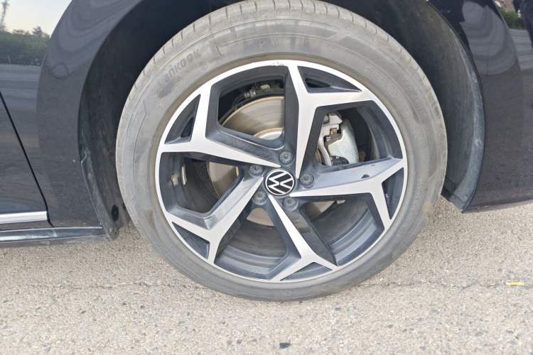 Used Volkswagen Passat 2024 380TSI Starry Dragon Edition Right Front Wheel Hub