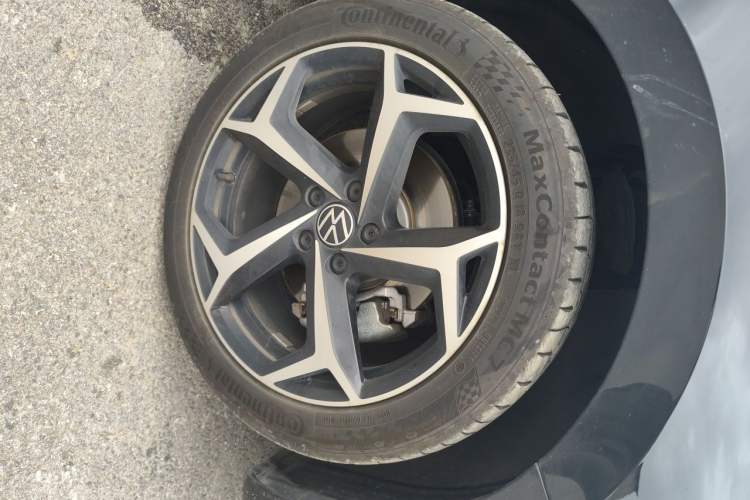 Used Volkswagen Passat 2024 380TSI Starry Dragon Edition Right Front Wheel Hub