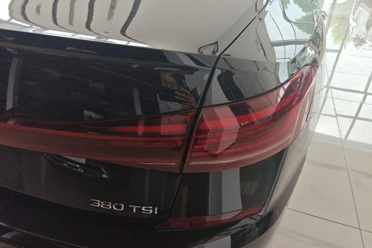 Used Volkswagen Passat 2024 380TSI Elite Edition Right Rear Taillight