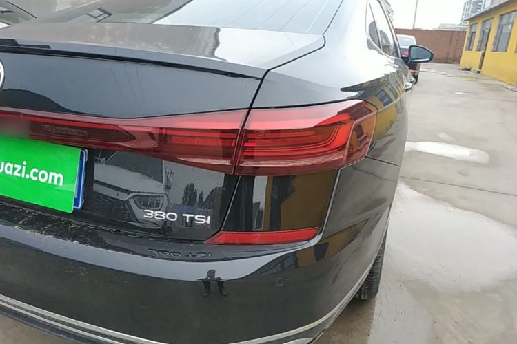 Used Volkswagen Passat 2024 380TSI Starry Luxury Edition Right Rear Taillight