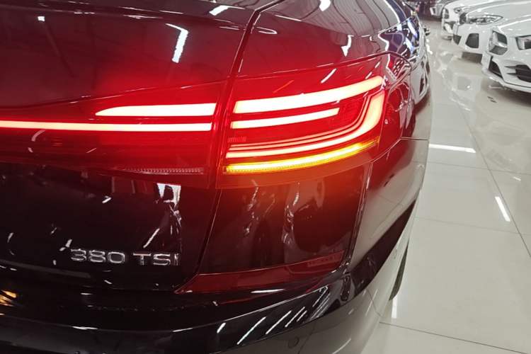 Used Volkswagen Passat 2024 380TSI Luxury Edition Right Rear Taillight