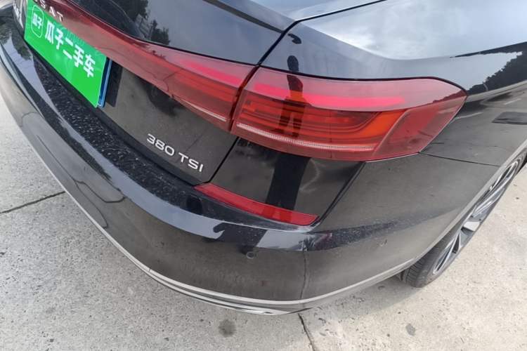 Used Volkswagen Passat 2024 380TSI Dragon Glory Edition Right Rear Taillight