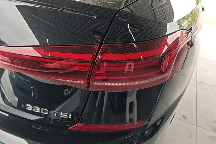 Used Volkswagen Passat 2024 380TSI Starry Dragon Edition Right Rear Taillight
