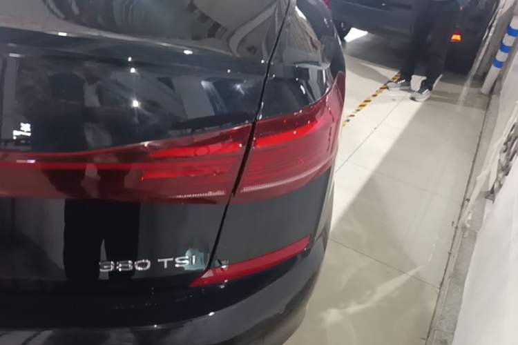 Used Volkswagen Passat 2024 380TSI Dragon Glory Edition Right Rear Taillight