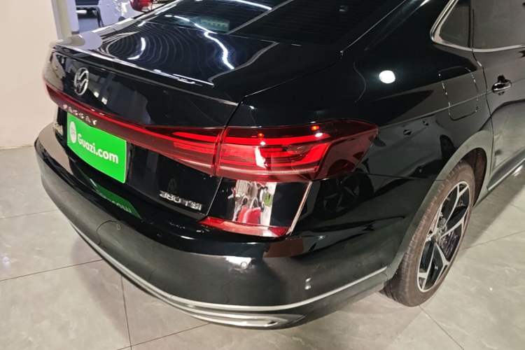 Used Volkswagen Passat 2024 380TSI Starry Luxury Edition Right Rear Taillight