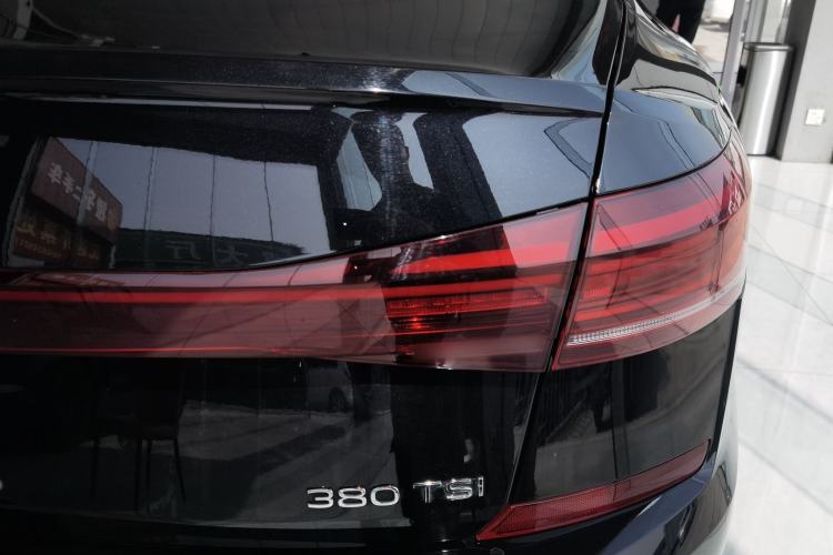 Used Volkswagen Passat 2024 380TSI Dragon Glory Edition Right Rear Taillight