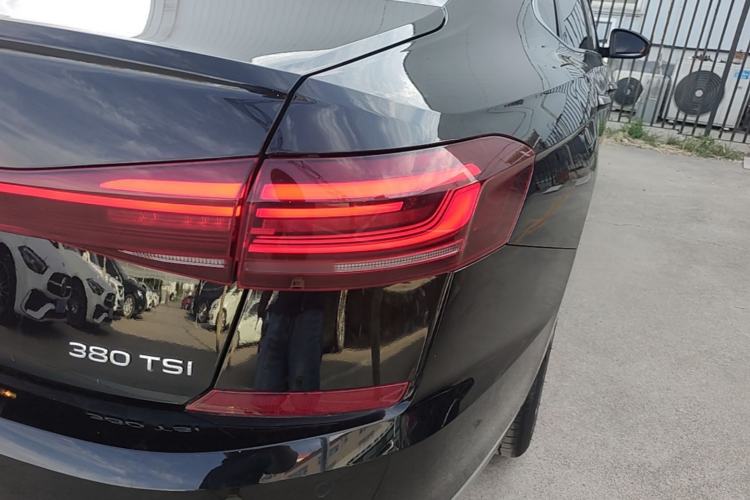 Used Volkswagen Passat 2024 380TSI Starry Dragon Edition Right Rear Taillight