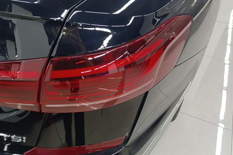 Used Volkswagen Passat 2024 380TSI Dragon Edition Right Rear Taillight