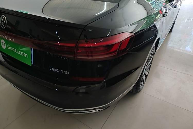 Used Volkswagen Passat 2024 380TSI Luxury Edition Right Rear Taillight