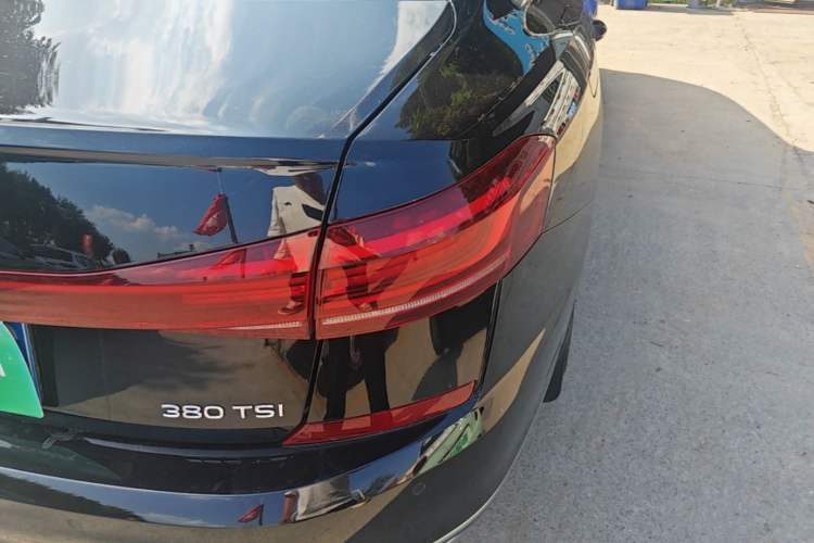 Used Volkswagen Passat 2024 380TSI Starry Dragon Edition Right Rear Taillight