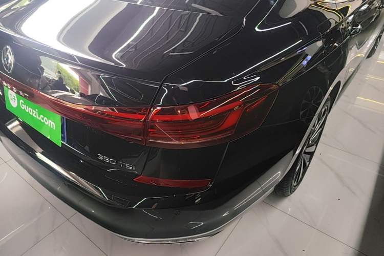 Used Volkswagen Passat 2024 380TSI Dragon Edition Right Rear Taillight
