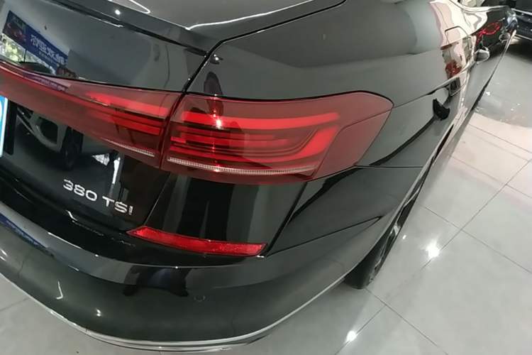 Used Volkswagen Passat 2024 380TSI Starry Dragon Edition Right Rear Taillight