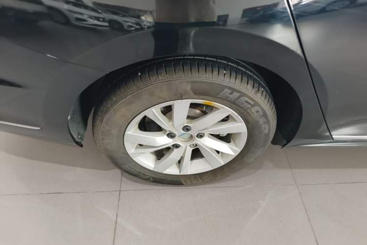 Used Volkswagen Passat 2024 280TSI Business Edition Right Rear Wheel Hub