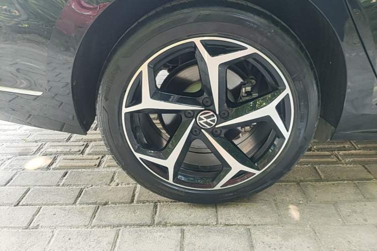 Used Volkswagen Passat 2024 380TSI Starry Elite Edition Right Rear Wheel Hub