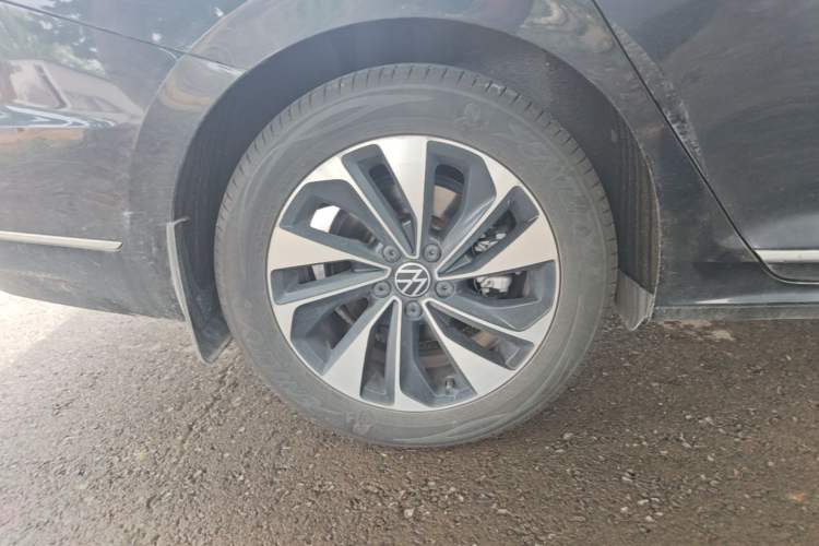 Used Volkswagen Passat 2024 280TSI Starry Elite Edition Right Rear Wheel Hub