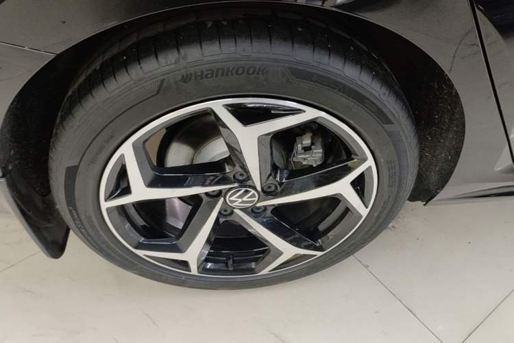 Used Volkswagen Passat 2024 380TSI Starry Elite Edition Right Rear Wheel Hub