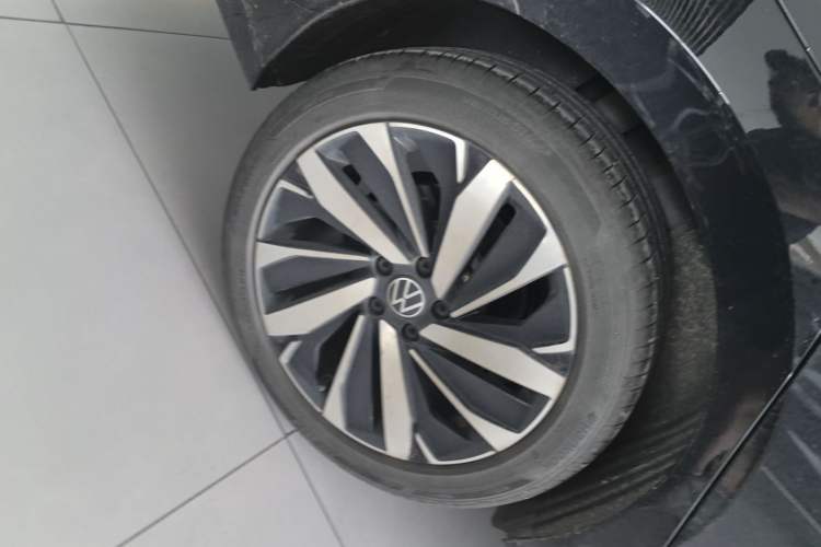 Used Volkswagen Passat 2024 330TSI Elite Edition Right Rear Wheel Hub