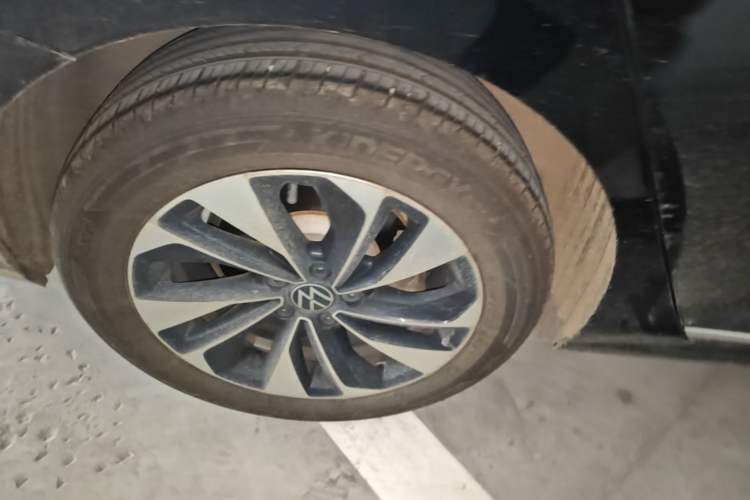 Used Volkswagen Passat 2024 280TSI Elite Edition Right Rear Wheel Hub
