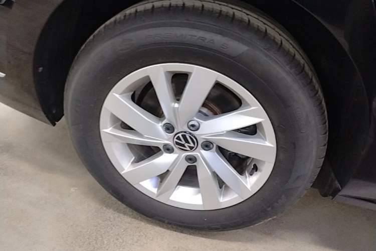 Used Volkswagen Passat 2024 280TSI Business Edition Right Rear Wheel Hub