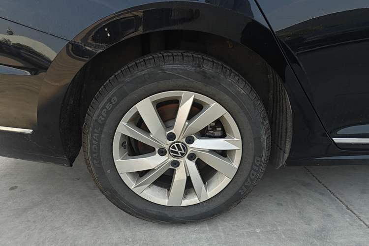 Used Volkswagen Passat 2024 280TSI Business Edition Right Rear Wheel Hub