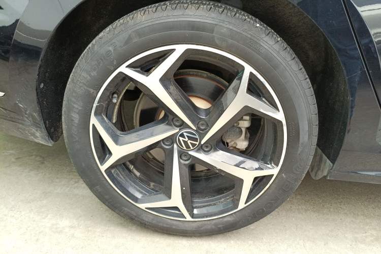 Used Volkswagen Passat 2024 380TSI Starry Elite Edition Right Rear Wheel Hub