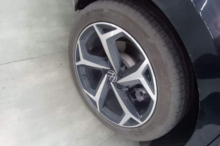 Used Volkswagen Passat 2024 330TSI Starry Elite Edition Right Rear Wheel Hub