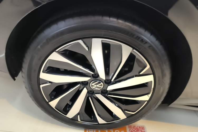 Used Volkswagen Passat 2024 380TSI Luxury Edition Right Rear Wheel Hub