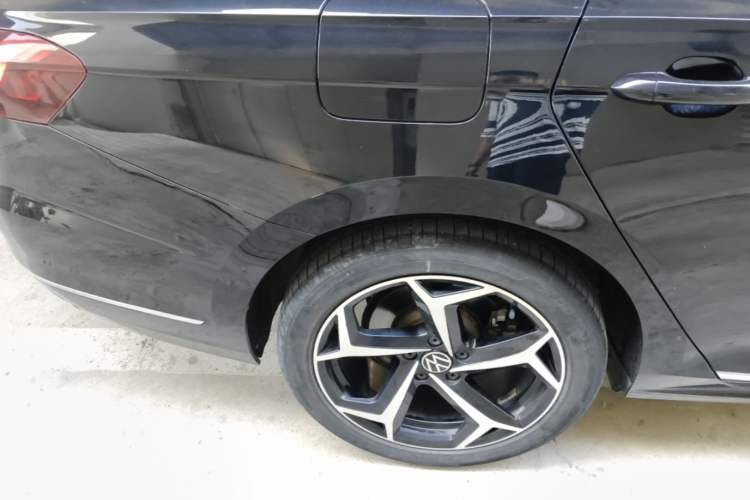 Used Volkswagen Passat 2024 380TSI Starry Elite Edition Right Rear Wheel Hub
