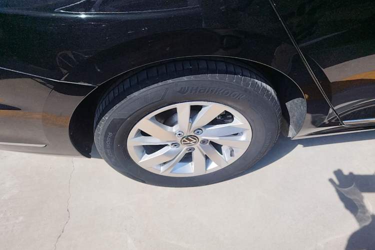 Used Volkswagen Passat 2024 280TSI Business Edition Right Rear Wheel Hub