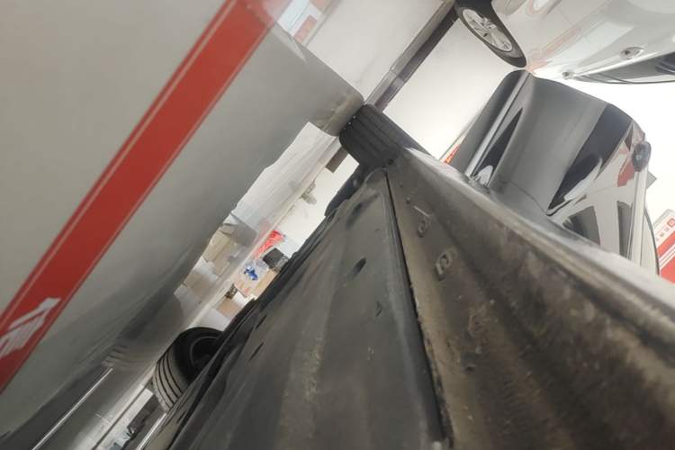Used Volkswagen Passat 2024 380TSI Dragon Edition Right Side Sill