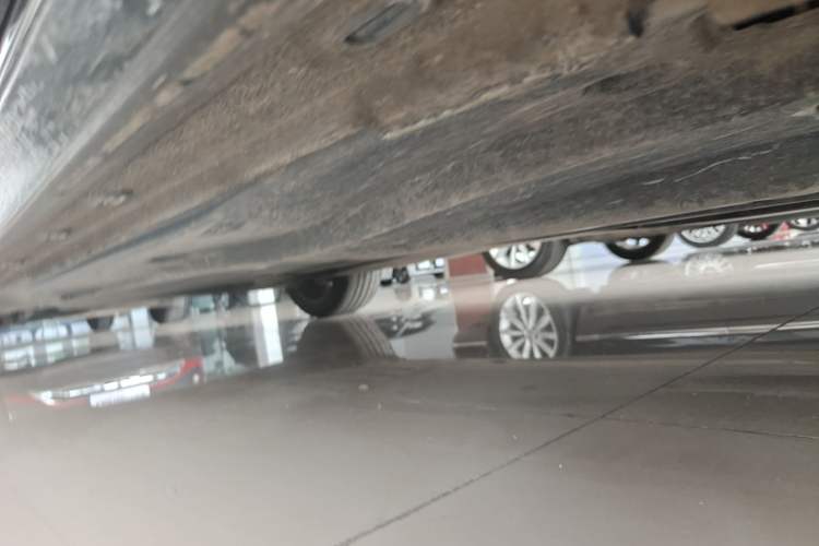 Used Volkswagen Passat 2024 380TSI Elite Edition Right Side Sill
