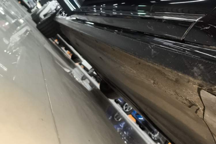 Used Volkswagen Passat 2024 380TSI Elite Edition Right Side Sill