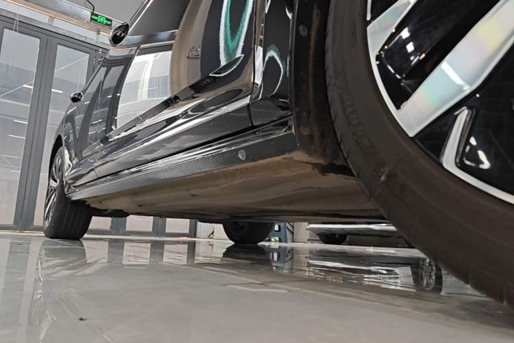Used Volkswagen Passat 2024 380TSI Dragon Glory Edition Right Side Sill