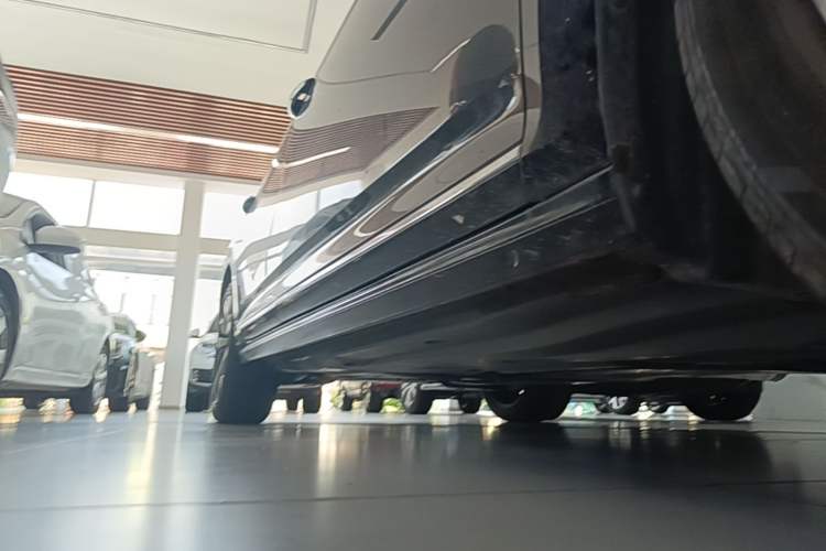 Used Volkswagen Passat 2024 330TSI Elite Edition Right Side Sill