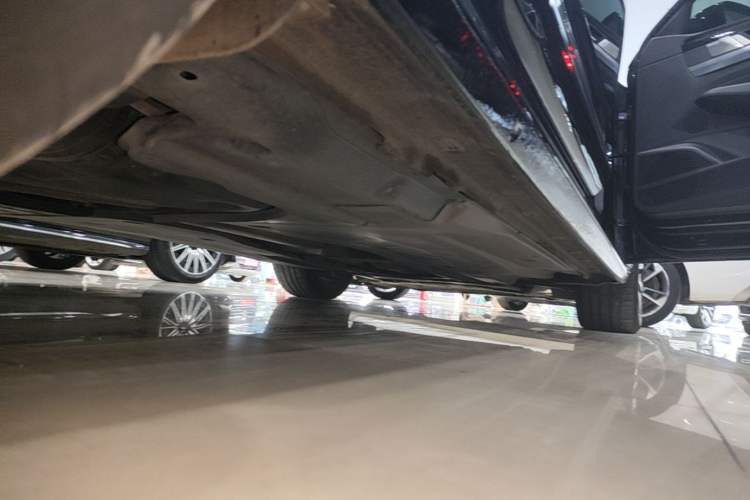 Used Volkswagen Passat 2024 380TSI Elite Edition Right Side Sill