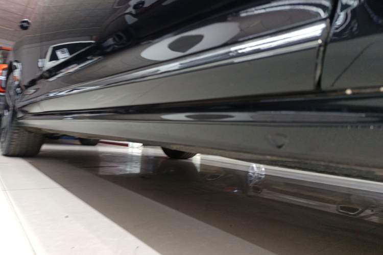 Used Volkswagen Passat 2024 380TSI Starry Dragon Edition Right Side Sill