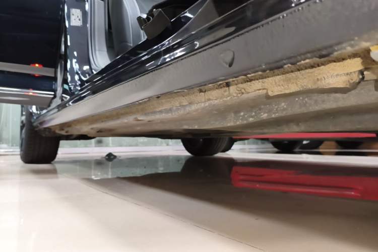 Used Volkswagen Passat 2024 380TSI Starry Dragon Edition Right Side Sill