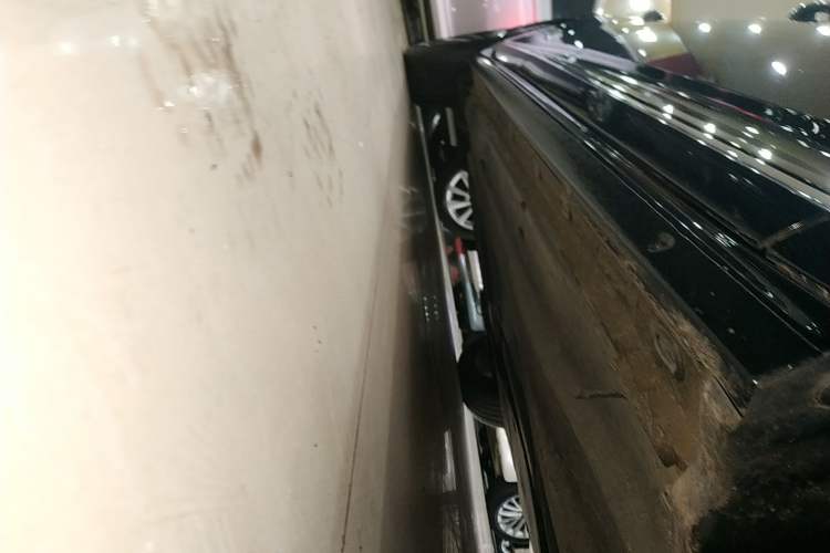 Used Volkswagen Passat 2024 380TSI Luxury Edition Right Side Sill