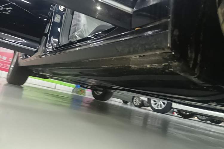 Used Volkswagen Passat 2024 280TSI Business Edition Right Side Sill
