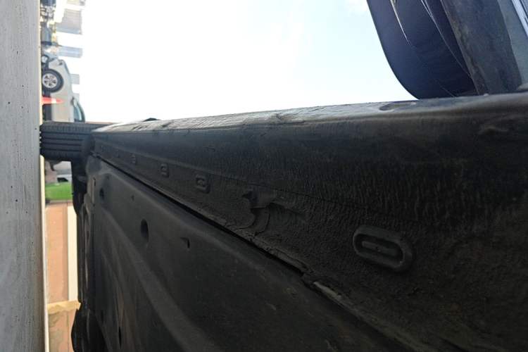 Used Volkswagen Passat 2024 280TSI Business Edition Right Side Sill