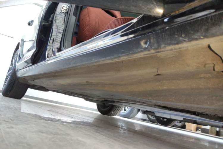 Used Volkswagen Passat 2024 380TSI Dragon Edition Right Side Sill