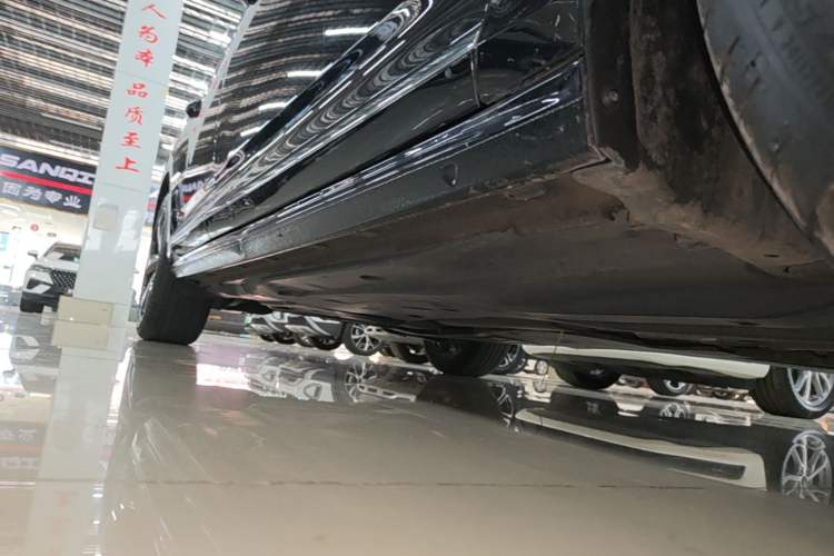 Used Volkswagen Passat 2024 380TSI Starry Luxury Edition Right Side Sill