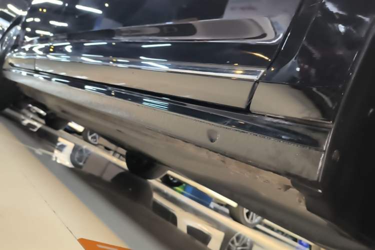 Used Volkswagen Passat 2024 380TSI Luxury Edition Right Side Sill