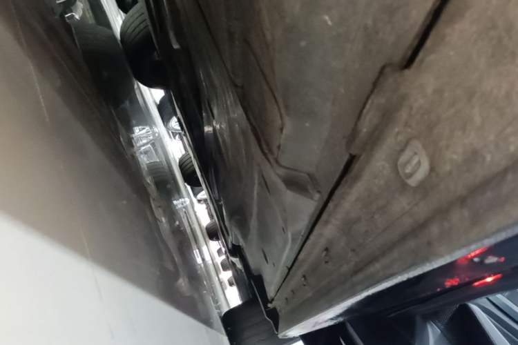 Used Volkswagen Passat 2024 380TSI Dragon Edition Right Side Sill