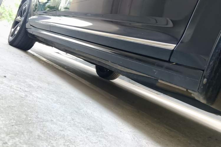 Used Volkswagen Passat 2024 380TSI Starry Elite Edition Right Side Sill