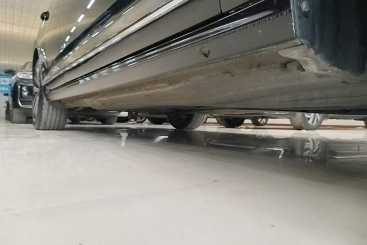 Used Volkswagen Passat 2024 380TSI Luxury Edition Right Side Sill