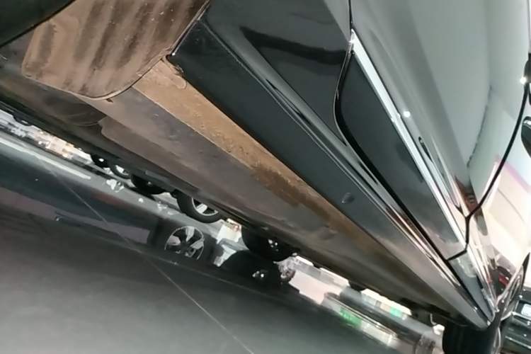 Used Volkswagen Passat 2024 380TSI Starry Dragon Edition Right Side Sill