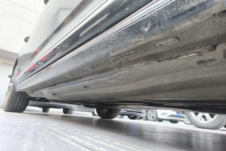 Used Volkswagen Passat 2024 330TSI Elite Edition Right Side Sill