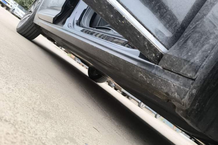Used Volkswagen Passat 2024 330TSI Elite Edition Right Side Sill