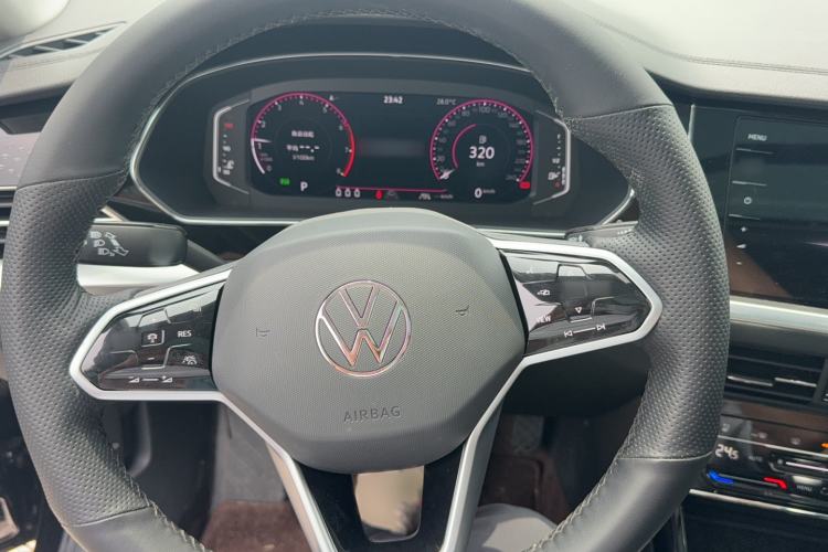 Used Volkswagen Passat 2024 380TSI Starry Dragon Edition Steering Wheel